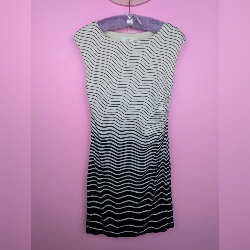 Ann Taylor Loft Petites Navy Blue & Cream White Wavy Striped Sleeveless Dress